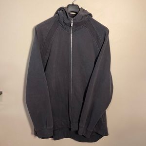 Men’s XXL Nike sweatshirt. Very good condition. Dark gray with red accents.